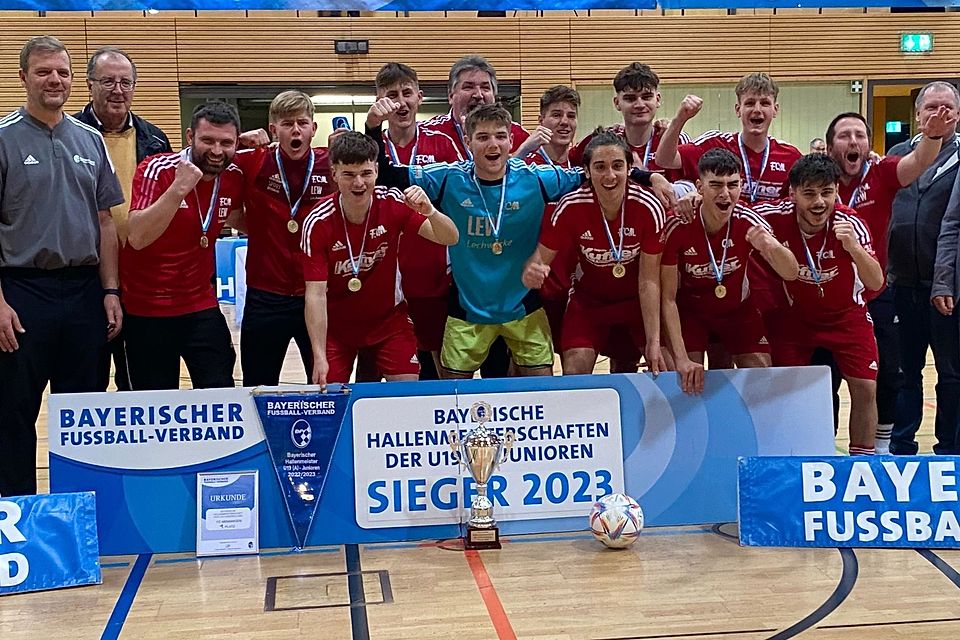 Stolze Sieger der U19-Bayerischen in Essenbach: der FC Memmingen! 