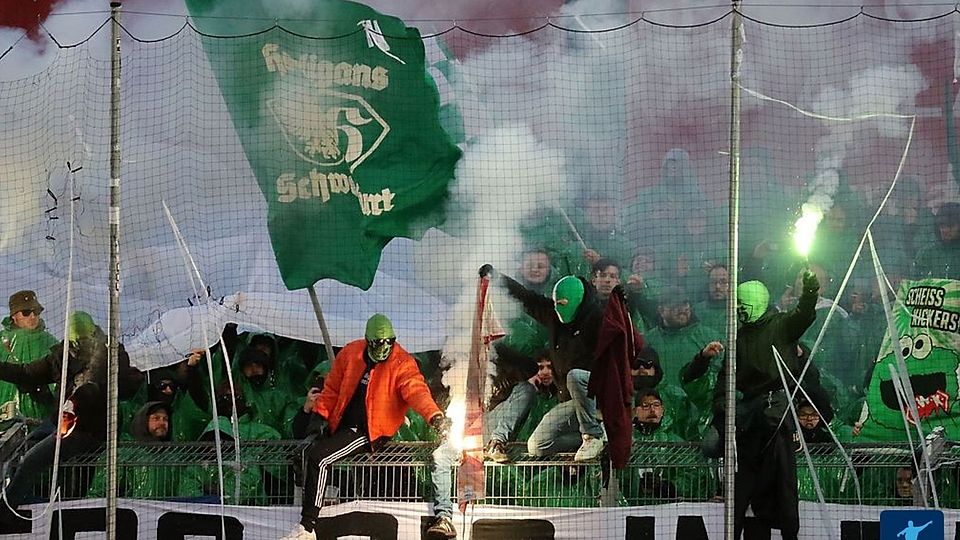 Wegen Pyro-Vergehen wurde der 1. FC Schweinfurt 05 mit einer empfindlichen Geldstrafe belegt 