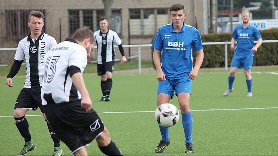Florian Köppe (in blau) wechselt aus Bennstedt nach Höhnstedt. 