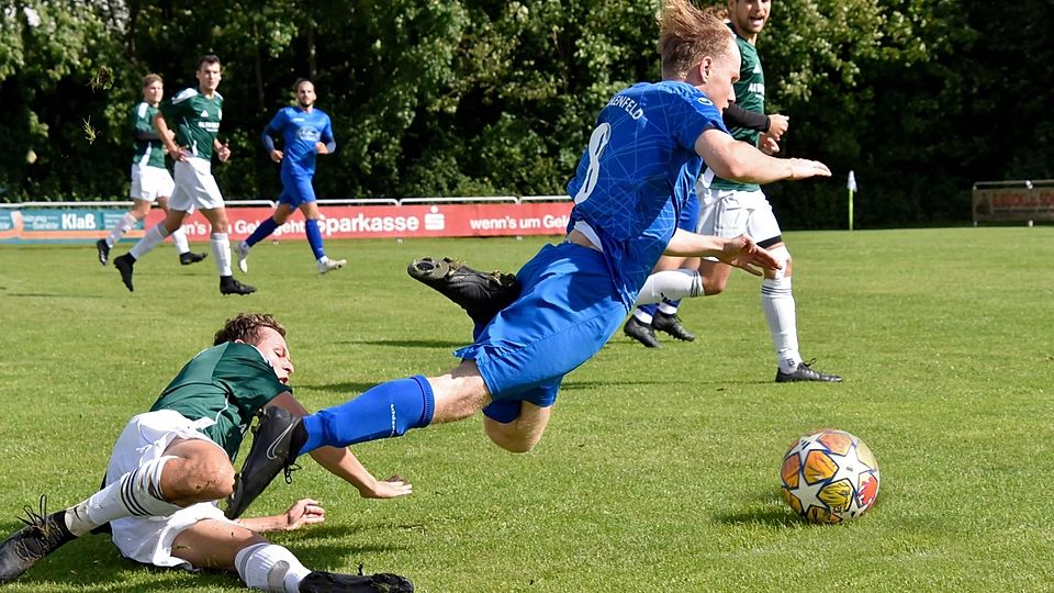 Kreisliga TSV Türkenfeld in blau gegen SC Maisach in grün.