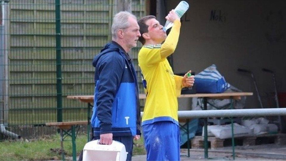 Laufen mit ihrem Team auf dem Zahnfleisch: Trainer Günter Schultka und Kapitän Henrik Ropers.