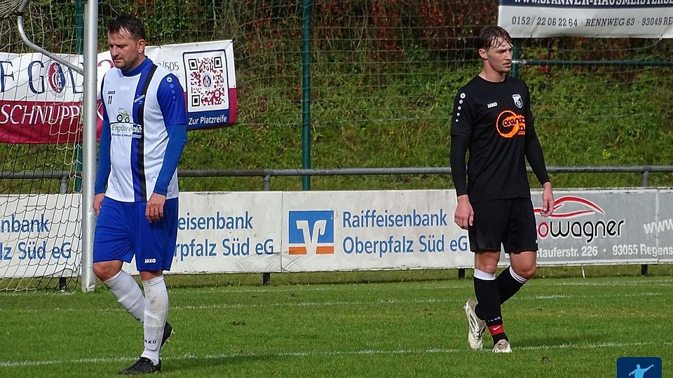 Niko Wohlmann (li.) und die Roosters verloren gegen eine überlegene Tegernheimer Mannschaft