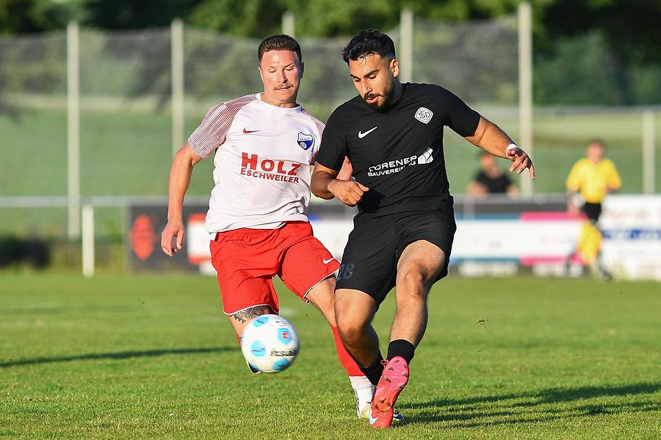Inan Sengül (dunkles Trikot) und seine Sportfreunde Düren hatten in Lich-Steinstraß alles im Griff. Inan Sengül (dunkles Trikot) und seine Sportfreunde Düren hatten in Lich-Steinstraß alles im Griff.