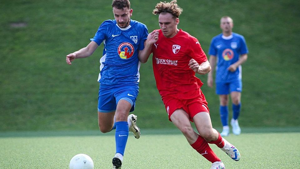 Im vergangenen Jahr konnte der FC Altenbochum (in Blau) in der 1. Runde Westfalenligist FC Iserlohn ausschalten, dieses Mal wartet mit Regionalliga-Aufsteiger Sportfreunde Siegen eine noch höhere Hürde.