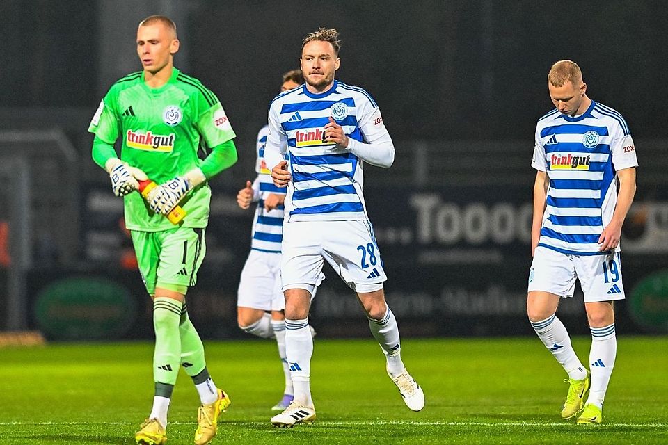 Florian Egerer (mitte) könnte den MSV Duisburg im Winter noch verlassen. Florian Egerer (mitte) könnte den MSV Duisburg im Winter noch verlassen.