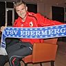 Daniel Baier vom FC Augsburg weiß, wie man den Abstiegskampf bestehen kann. Er drückt dem TSV Ebermergen die Daumen.  Foto: Dominik Schmitz