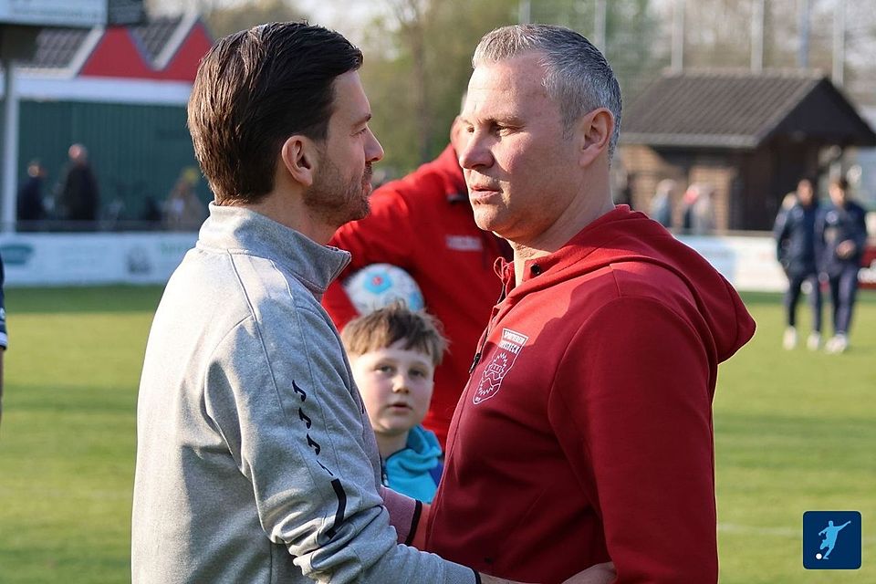 Losing (rechts im Bild) hofft schnell wieder an der Seitenlinie stehen zu können