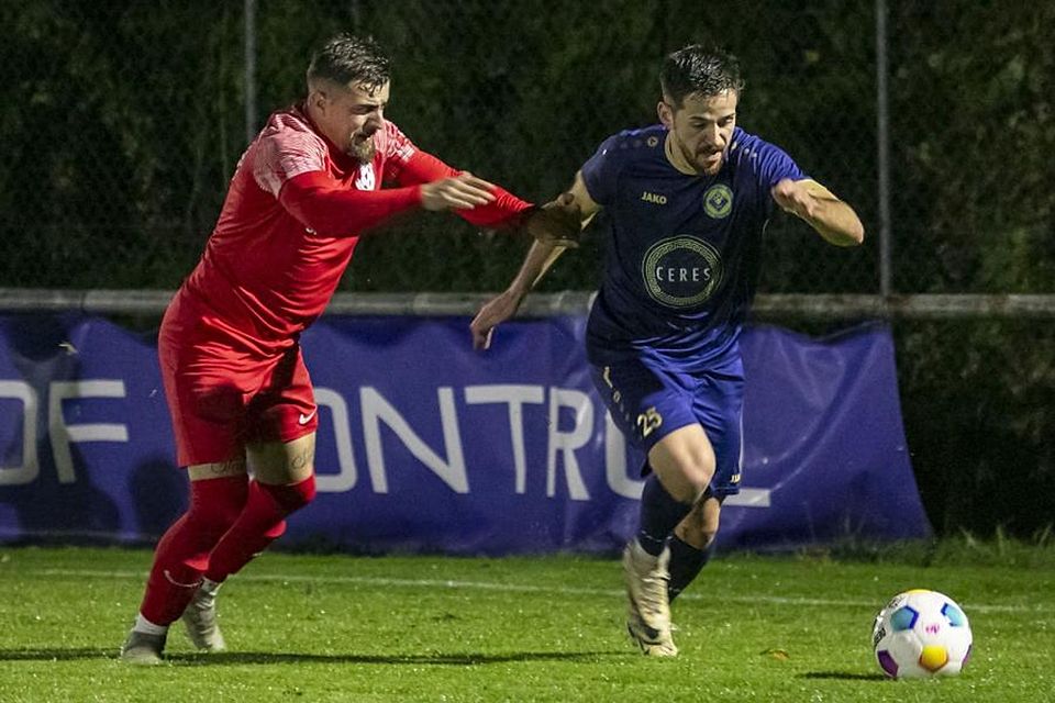 Viel zu tun hatten Silas Zehnder (rechts, gegen Bogdan Muntean) und der SV Hummetroth im Heimspiel gegen den SKV Beienheim. Am Ende stand aber ein knapper 3:2-Erfolg.	Foto: Fernando Baptista