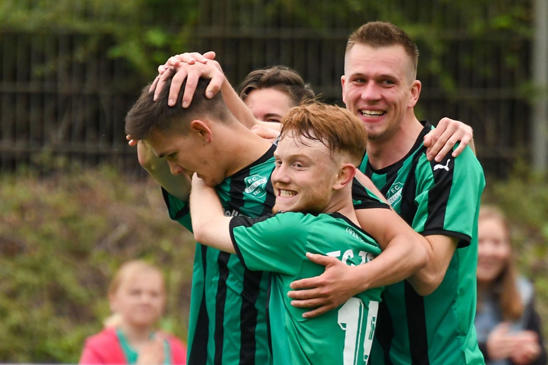 Mit Bucher Schützenhilfe: FC Zell feiert Meisterschaft - FuPa