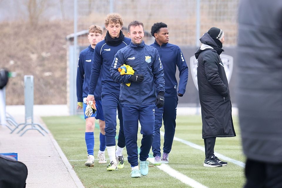 Zweites Spiel für den FC Pipinsried in der Vorbereitung: Nach dem FC Ingolstadt II fordert das Team um Angelo Mayer (M.) heute Landesliga-Spitzenteam Pfaffenhofen.