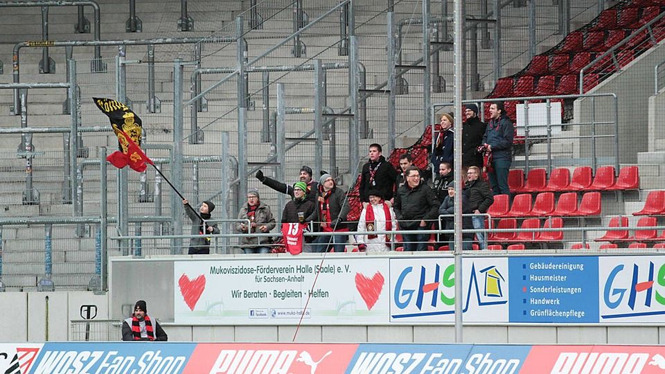 Waren enttäuscht: Die nach Halle mitgereisten SG-Fans. F: Kölbel