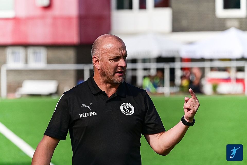 Neheims Coach Alexander Bruchhage ist der dienstälteste Coach in der Westfalenliga 2.