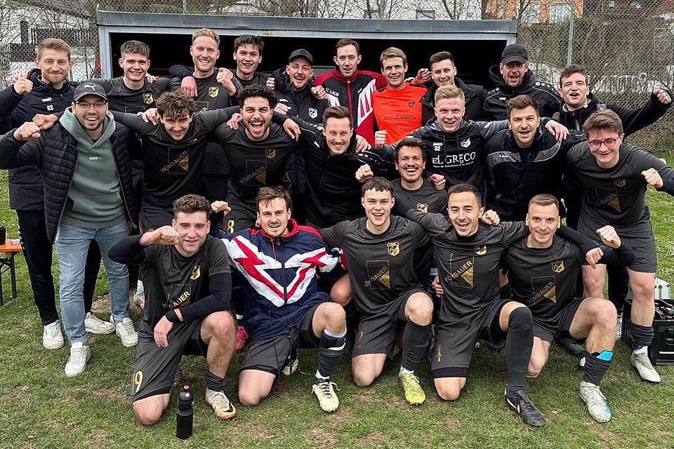 Im Stile eines Meisters: Kreisklassen-Primus FC Laub schoss in der Nachspielzeit der ersten Halbzeit drei Tore.