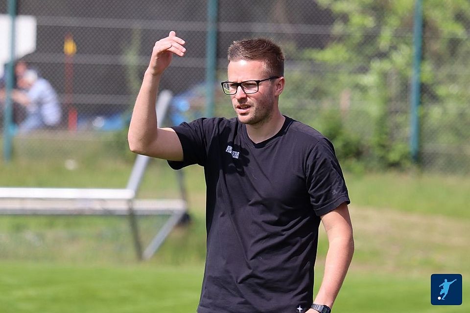 Daniel Beine von Viktoria Goch ist ein Kandidat beim SV Straelen. 