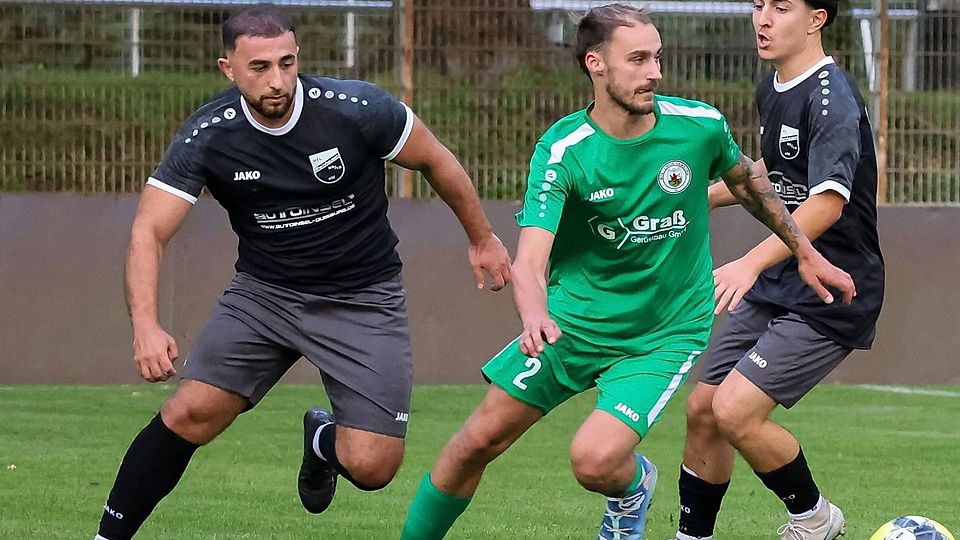Beim VfL Rheinhausen steht das Eröffnungsspiel an.