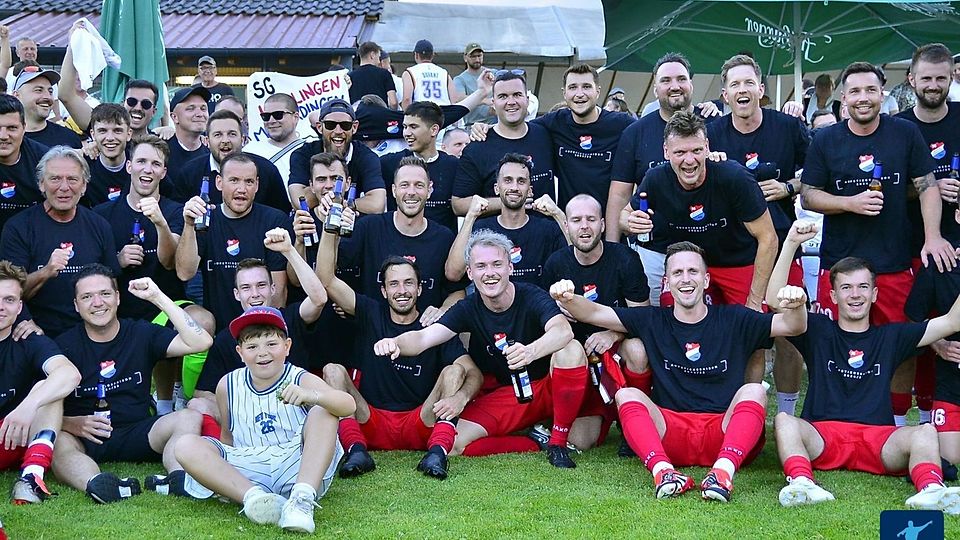 Die SG Hecklingen/Malterdingen feiert in Hochdorf den Aufstieg in die Kreisliga A. 