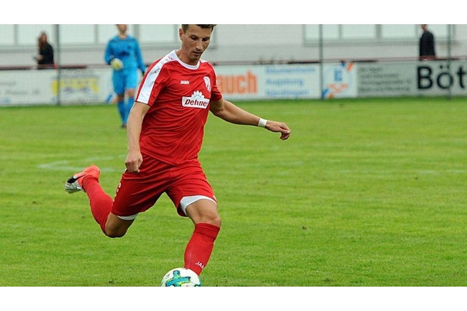 Der TSV Rain um Johannes Rothgang musste sich in Traunstein mit einem 0:0 zufriedengeben. F: Jung