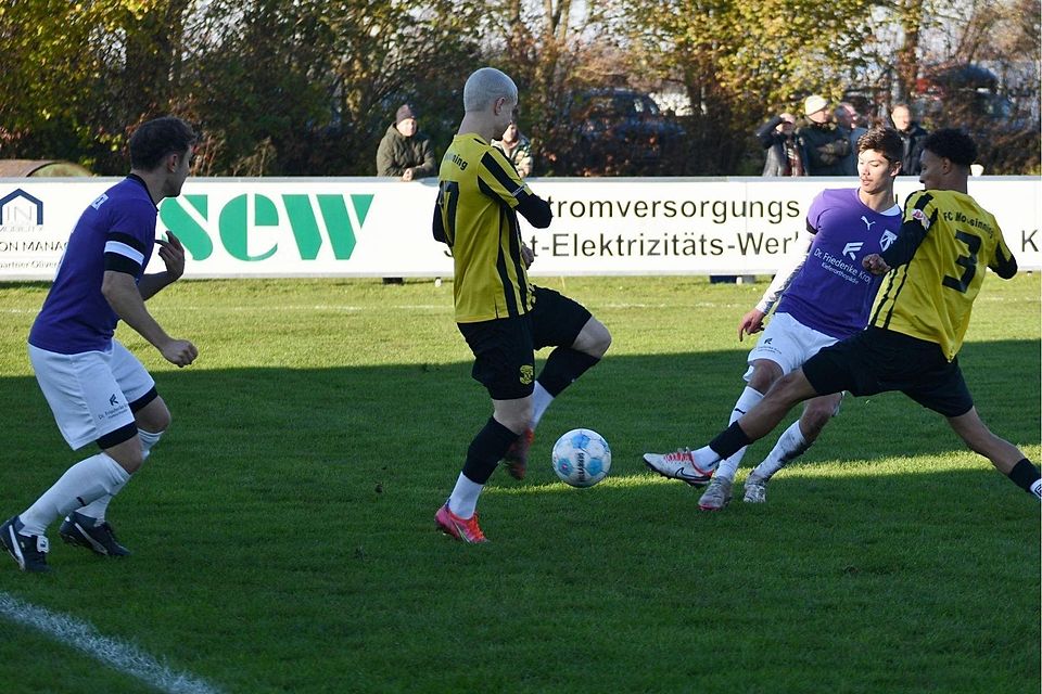 Der FC Moosinning startet gegen den VfR Garching in die neue Saison. Der FC Moosinning startet gegen den VfR Garching in die neue Saison.