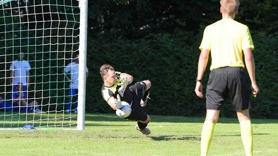Bezirksligist TSV Sickenhausen kegelte Ligakonkurrent Derendingen nach Elfmeterschießen aus den Pokal.F: Baur