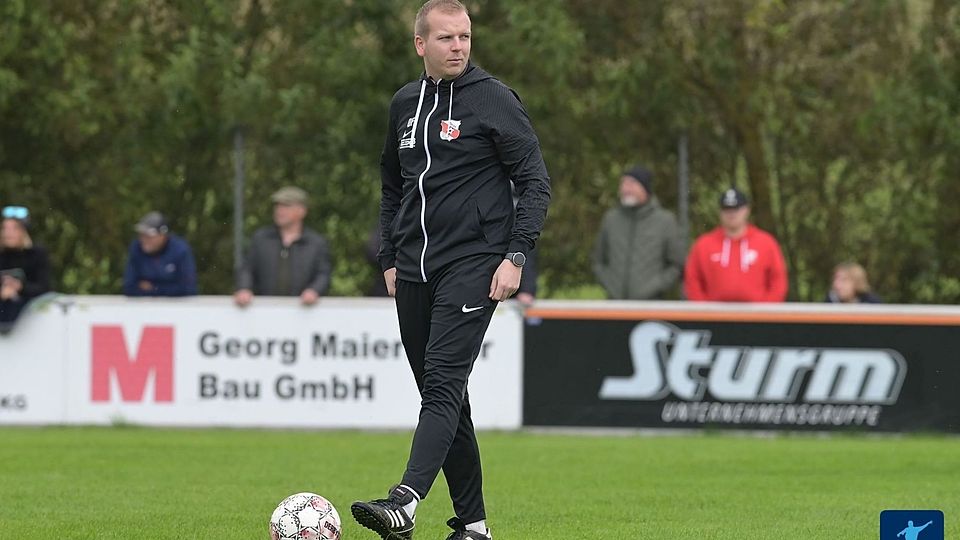 Daniel Färber in seiner Rolle als Co-Trainer der SpVgg Hankofen-Hailing.
