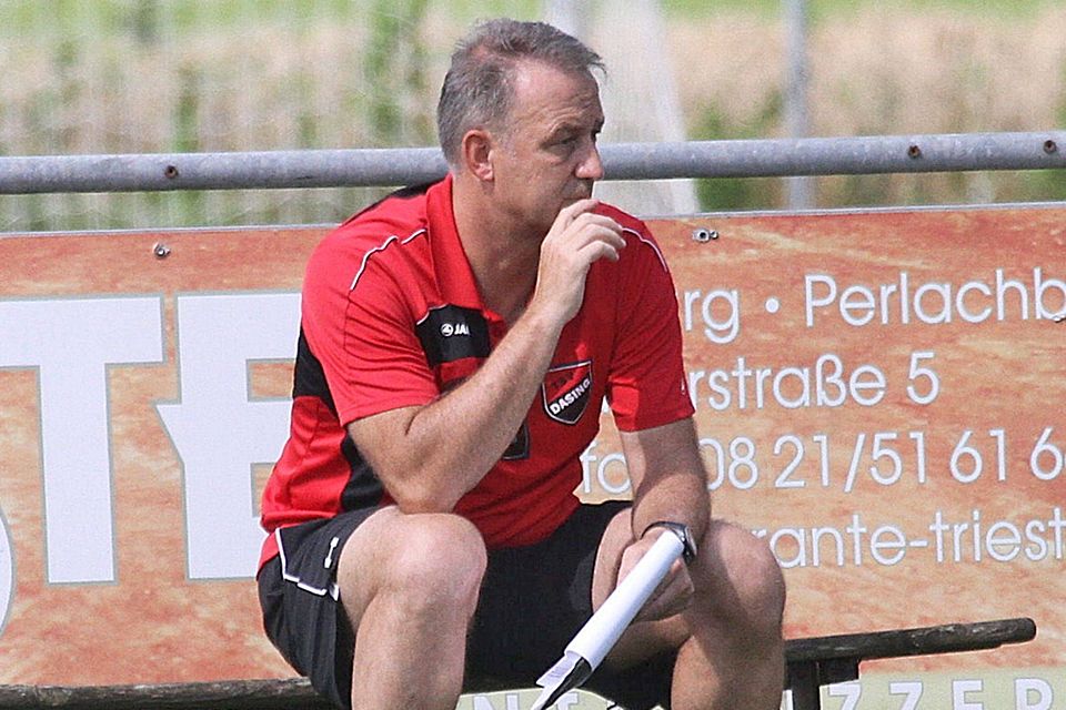 Dasings Trainer Jürgen Schmid wechselt im Sommer als Coach zum TSV Hollenbach. Dort tritt der 55-Jährige die Nachfolge von Christian Adrianowytsch an.