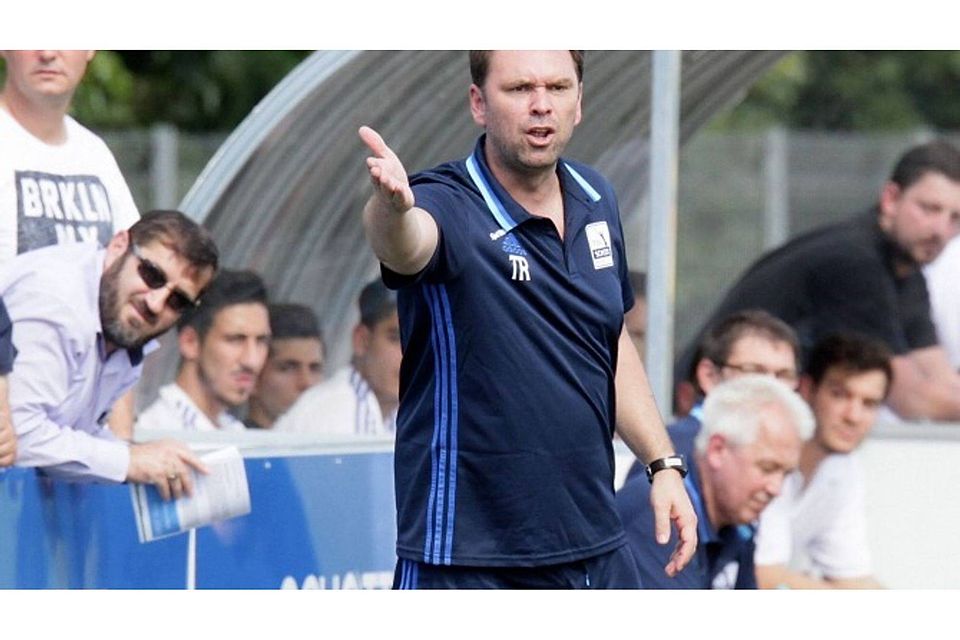 Sascha Meeth, Trainer des Regionalliga-Aufsteigers TSV Schott Mainz, möchte sich keine Krise andichten lassen.