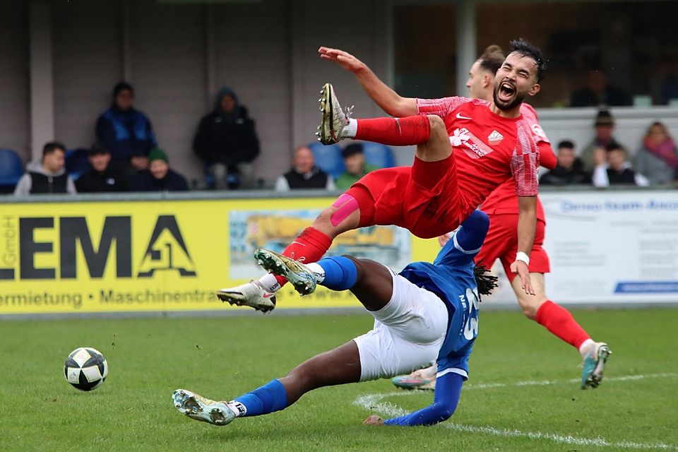 FC Ismaning : SV Heimstetten (rot), 26.10.2024 FCI - Nelson Dongmo Nopoudem SVH - Reza Sakhi Zada FC Ismaning : SV Heimstetten (rot), 26.10.2024 FCI - Nelson Dongmo Nopoudem SVH - Reza Sakhi Zada