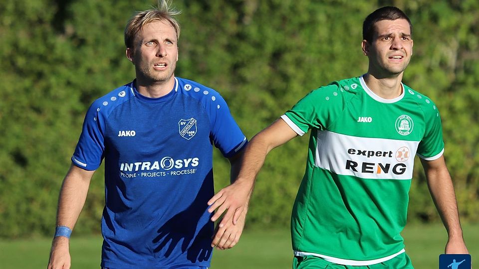 Sebastian Lackermeier (li.) bleibt dem SV Oberglaim erhalten