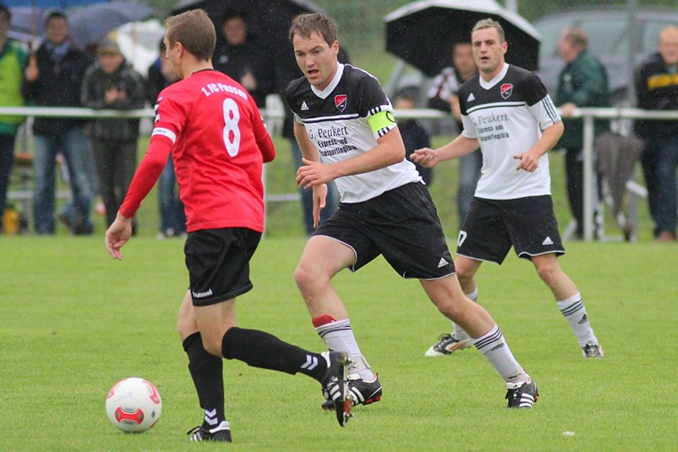Der TSV Seebach um Kapitän Georg Biller (Bildmitte) hat den Durchmarsch von der Kreisklasse in die Bezirksliga geschafft  hat den  F: Bernhard Enzesberger