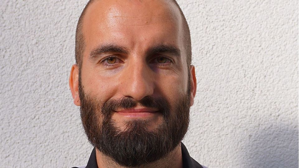 Freut sich auf das Kräftemessen beim Verfolgerduell in Rheinweiler: Manuel Schwarz, der Trainer des Tabellenzweiten SV Eichsel.