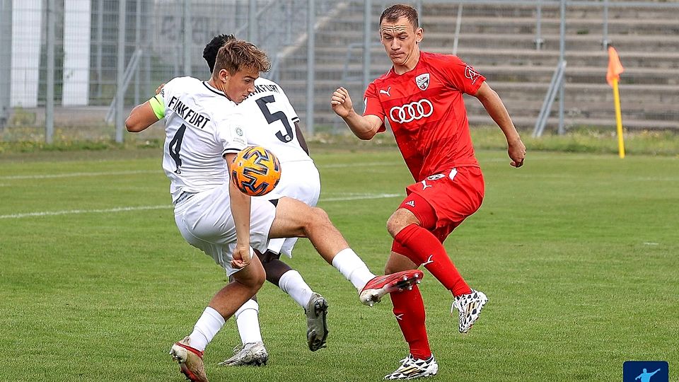 Aus der Bundesliga-Jugend des FC Ingolstadt 04 zur DJK Vilzing geht es im Juni für Felix Brunner (rechts).