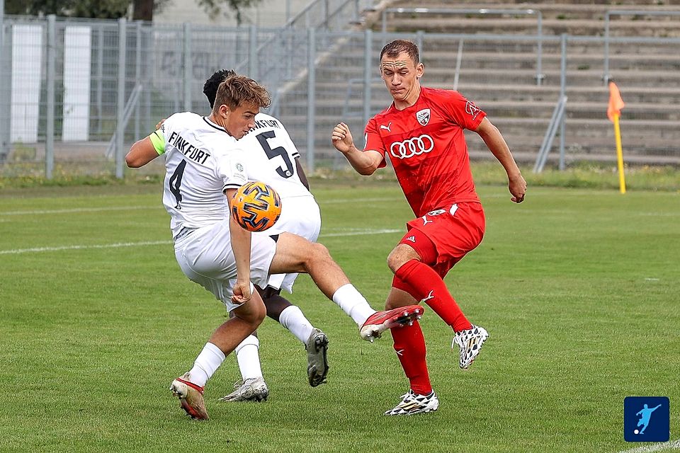Aus der Bundesliga-Jugend des FC Ingolstadt 04 zur DJK Vilzing geht es im Juni für Felix Brunner (rechts).