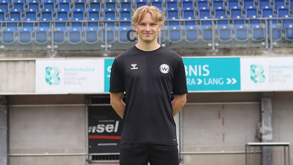 Louis Stegmüller läuft ab sofort für den SV Wacker Burghausen auf.