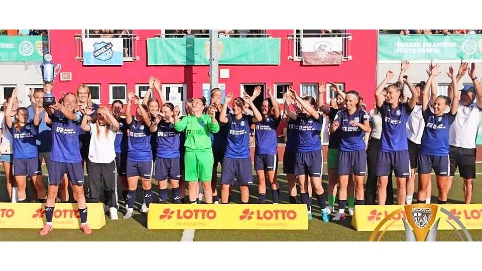Die Fußballerinnen des TuS Issel feiern im Lotto-Supercup einen 6:1-Erfolg beim Rheinlandmeister TuS Fortuna Saarburg.