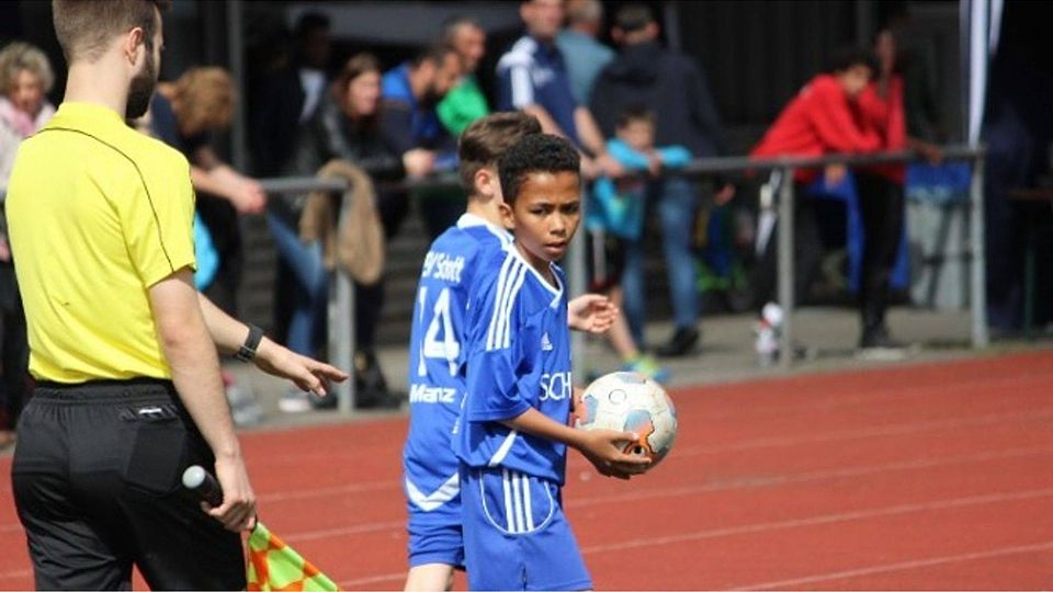 Die D-Junioren vom TSV Schott Mainz bringen den Ball zweimal im Netz des Gegners unter. Archivfoto: Horozovic