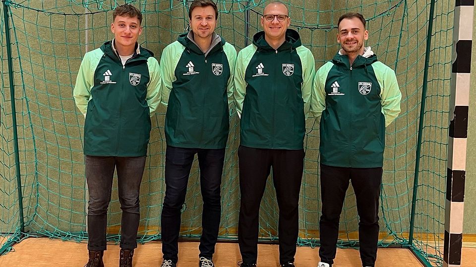v. l. n. r.: Lucas Weikelstorfer (Abteilungsleiter), Josef Stöger (Co-Trainer), Simon Euler (Spielertrainer) & Timo Helmbrecht (Abteilungsleiter)