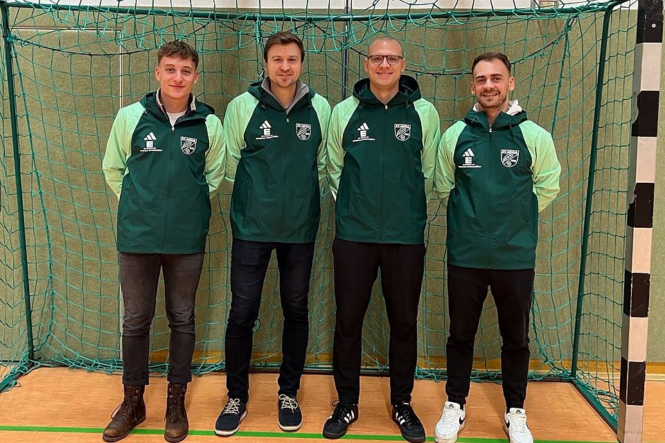 v. l. n. r.: Lucas Weikelstorfer (Abteilungsleiter), Josef Stöger (Co-Trainer), Simon Euler (Spielertrainer) & Timo Helmbrecht (Abteilungsleiter)