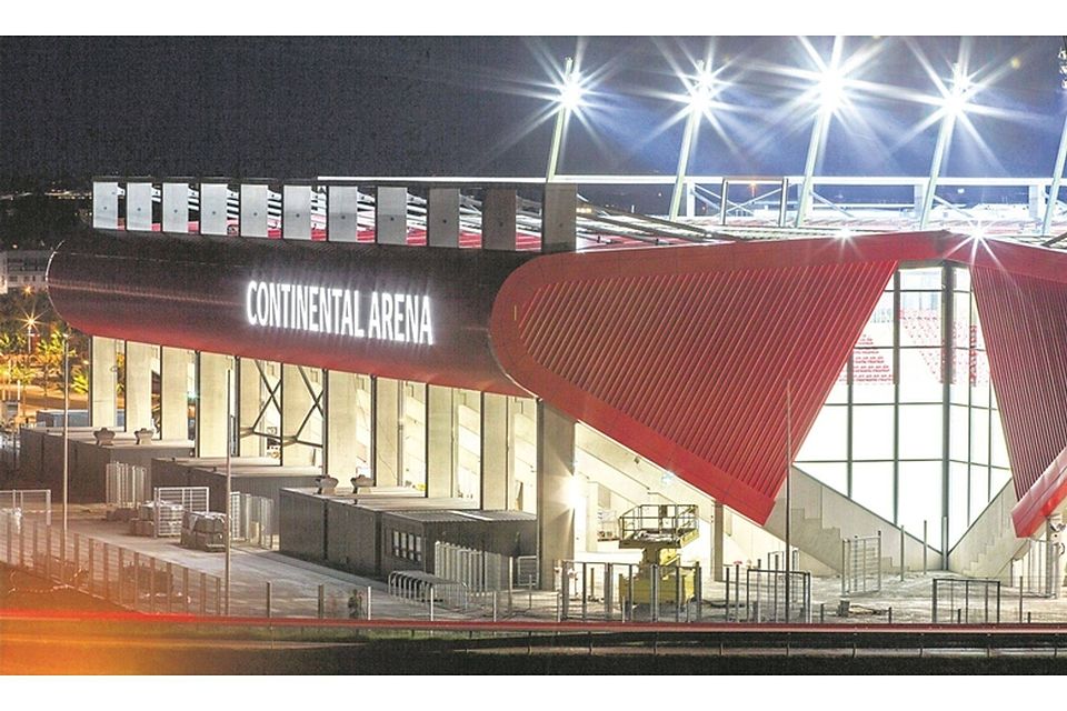 Die Regensburger Continental Arena hat es ins Schwarzbuch des Bundes der Steuerzahler geschafft. Foto: altrofoto.de