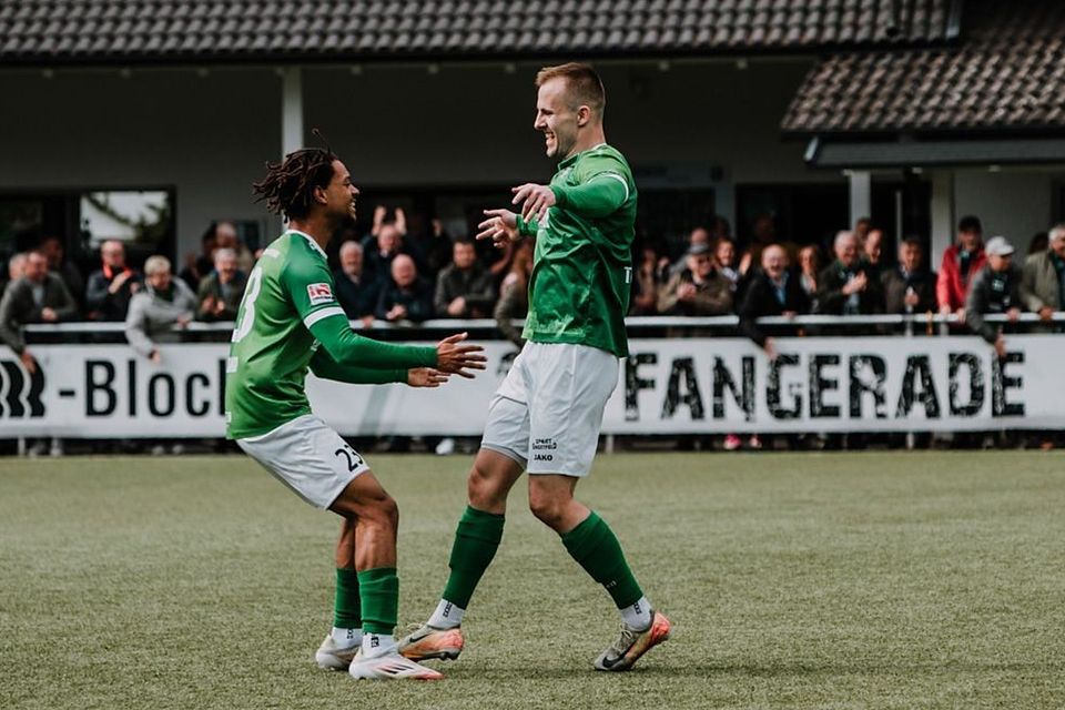 Johannes Thiemann (rechts) war der Matchwinner für die SG Finnentrop/Bamenohl.