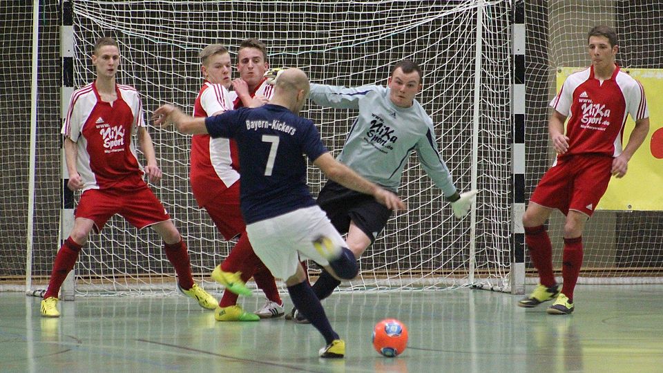 Wer schnappt sich dieses Jahr die Futsal-Krone im Bezirk? Archiv: Schwabacher Tagblatt