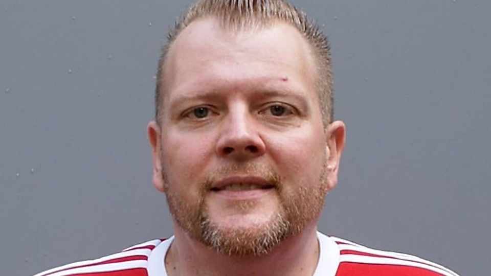 Alex Schäfer coacht die U15 und U17-Juniorinnen beim TuS Grevenbroich.