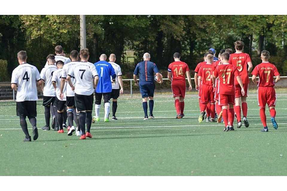 Der Spitzenreiter muss zum Tabellenzweiten. Die Freie Turnerschaft Wiesbaden empfängt Schierstein 08 zum Topspiel der KLA Wiesbaden. Beide Teams trennen in der Tabelle sechs Punkte. F: Klein