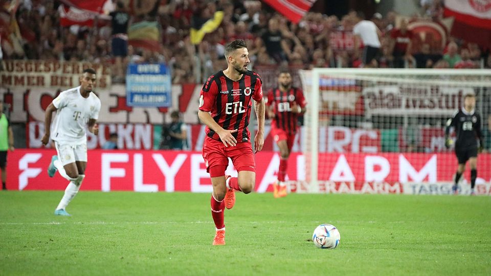 Patrick Koronkiewicz wird die rechte Seite bei Viktoria Köln auch in der kommenden Saison bearbeiten.