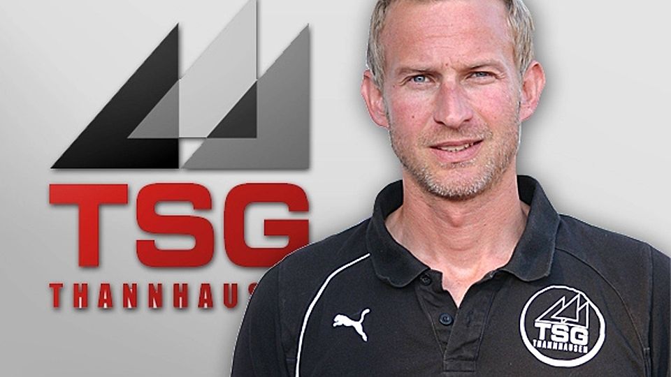 Thannhausens Coach Jochen Frankl im FuPa-Interview. Montage: Wagner - Foto: TSG
