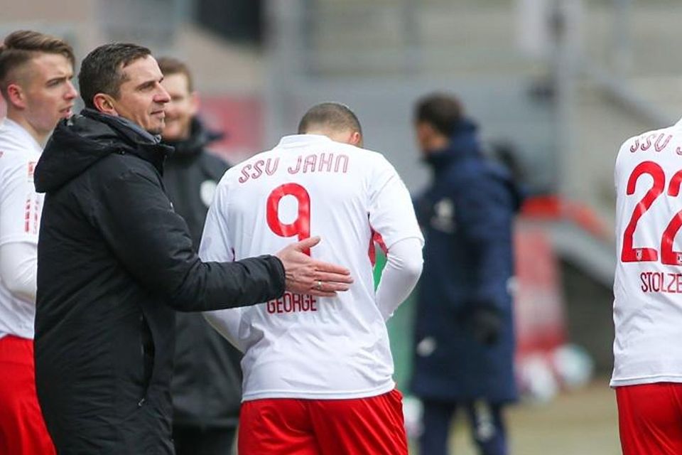 Die Pokal-Partie des SSV Jahn gegen Werder Bremen wird wohl wegen Corona verlegt