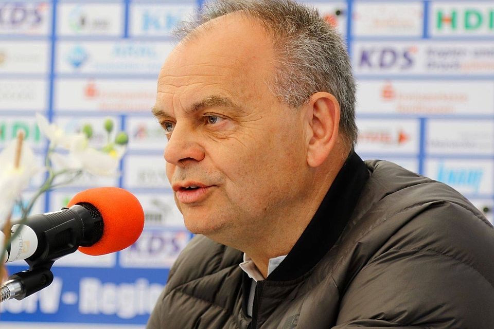 Ingo Kahlisch wollte auf der PK nach dem Spiel gegen Energie Cottbus noch zwei, drei Dinge ansprechen.