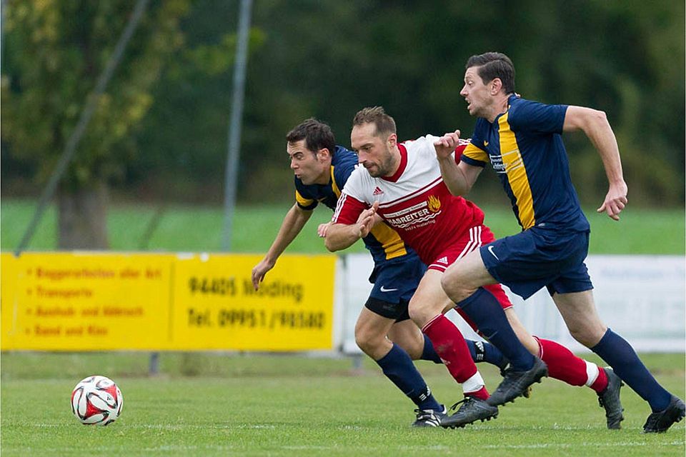 Rupert Doppelhammer (Mitte) ist nicht mehr Trainer beim SV Otzing. F: Becherer