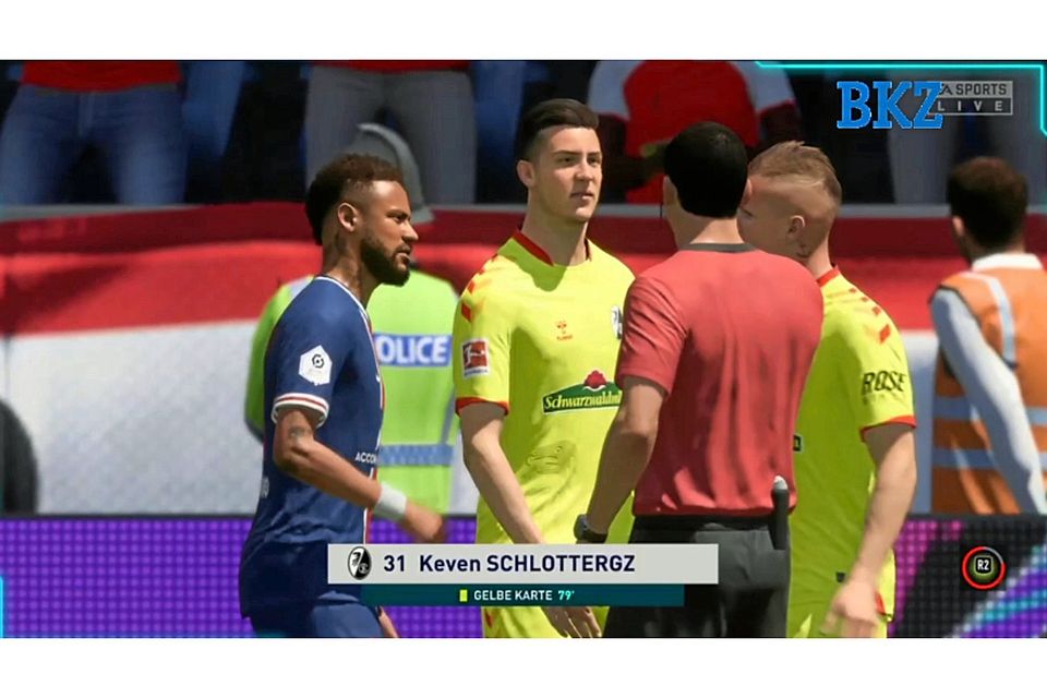 Der virtuelle Keven Schlotterbeck vom Bundesligisten SC Freiburg hat im zweiten Online-Spiel die Gelbe Karte gesehen. 