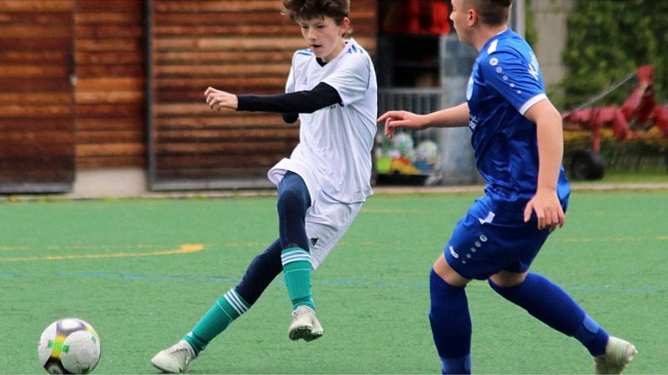 Mehr Spielanteile hatte die Neurieder D1 um Julian Keiseli (l.) gegen Karlsfeld, verlor aber dennoch deutlich.  Rutt