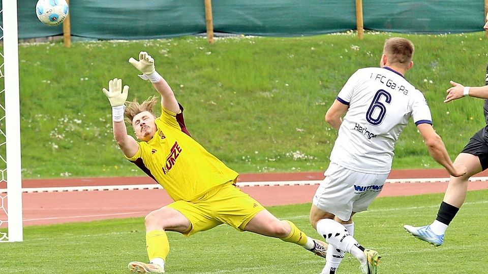 Manuel Aigner parierte gegen Heufeld einen Elfmeter.